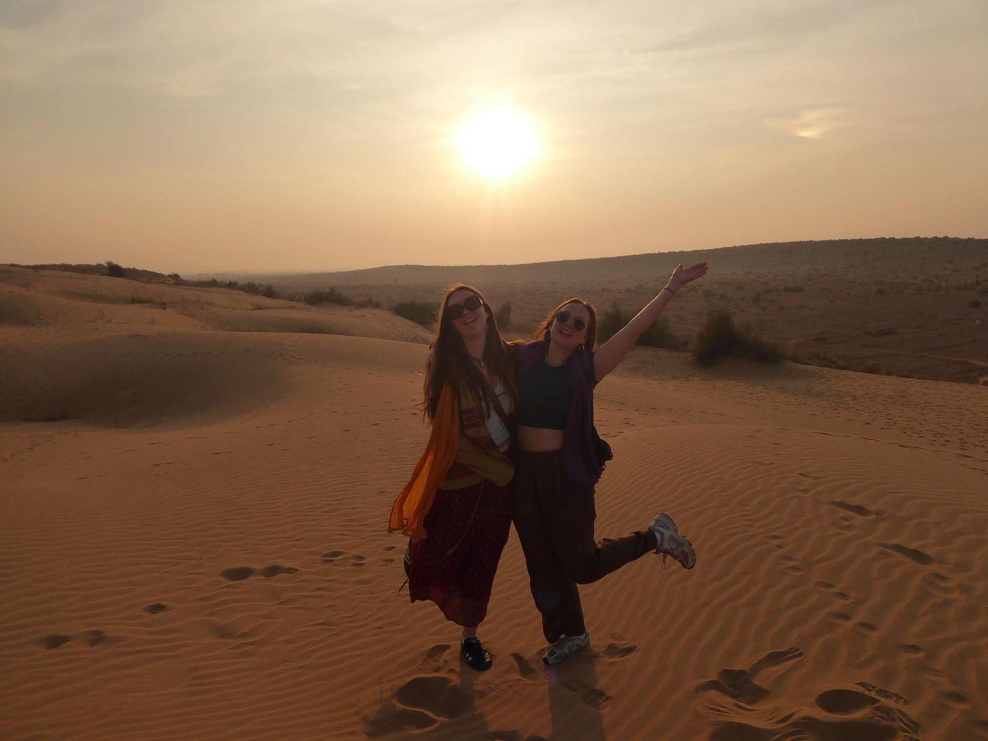 Hostel Desert Home Stay Jaisalmer Bagian luar foto