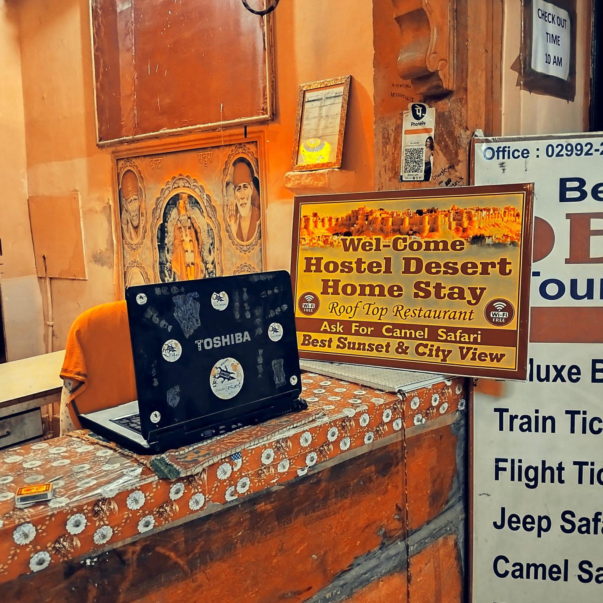 Hostel Desert Home Stay Jaisalmer Bagian luar foto