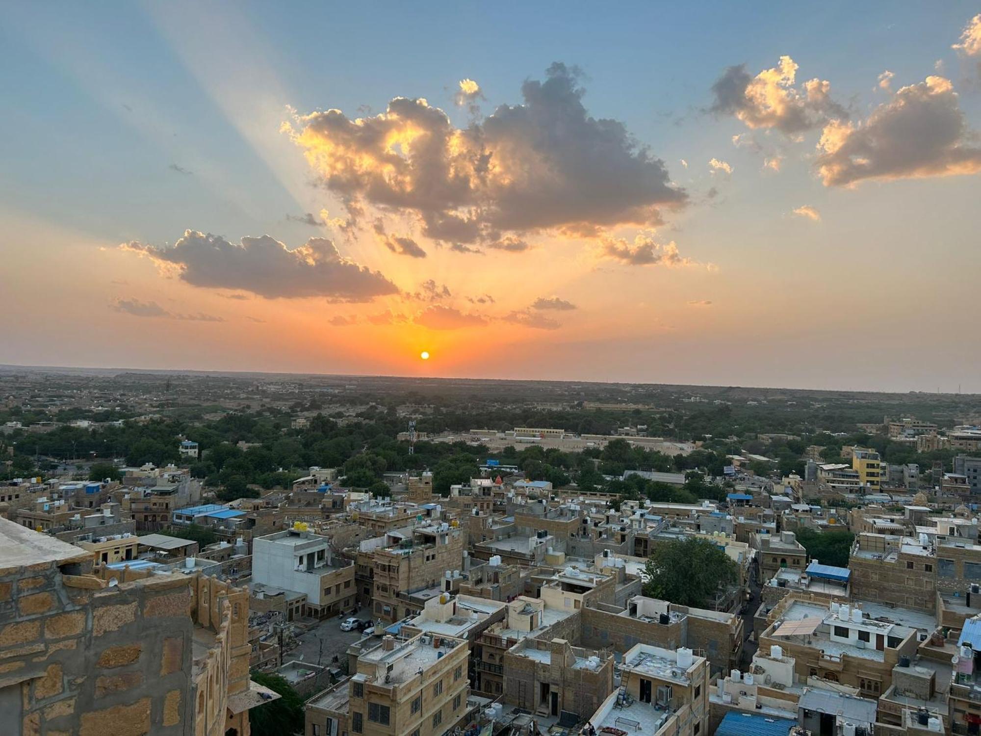 Hostel Desert Home Stay Jaisalmer Bagian luar foto