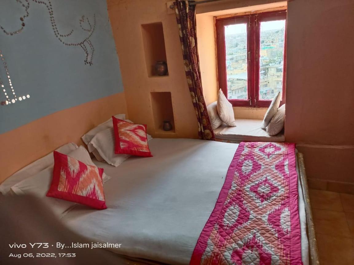 Hostel Desert Home Stay Jaisalmer Bagian luar foto